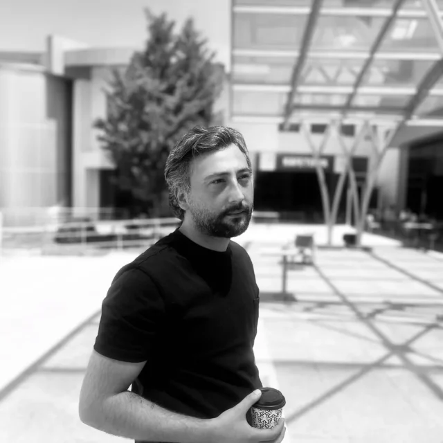 Kechki liboslarda katta kokraklar Fohishalar bilan jinsiy aloqa video